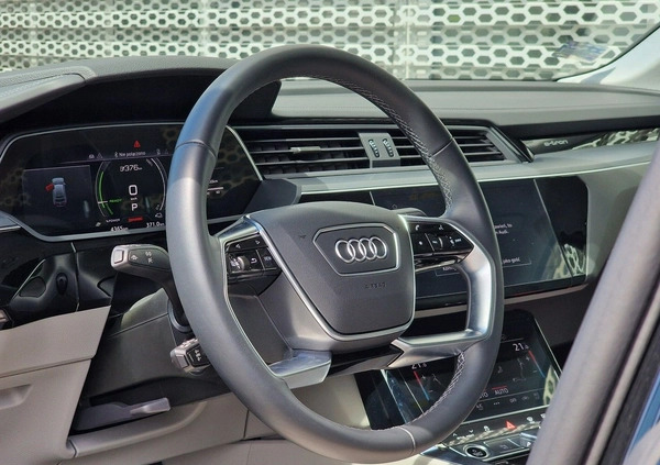 Audi e-tron cena 325900 przebieg: 4200, rok produkcji 2021 z Mikstat małe 562